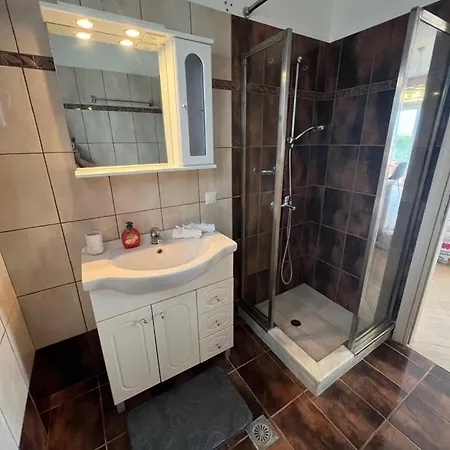 Nias Beachfront Close By To Sidari * カロウセイズ