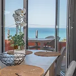 Nias Beachfront Close By To Sidari Apartment Karousades (Esperies)