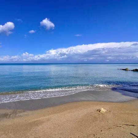Nias Beachfront Close By To Sidari Appartement
