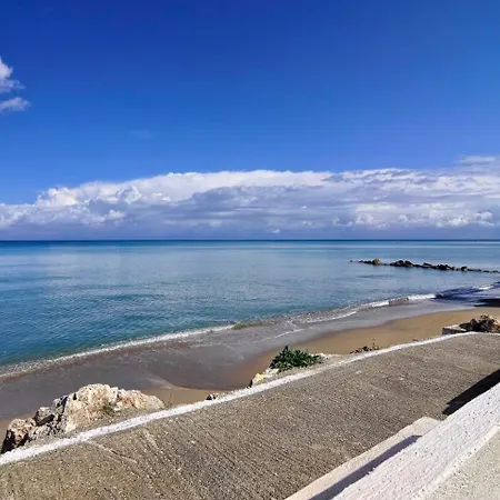Appartement Nias Beachfront Close By To Sidari Karousádes