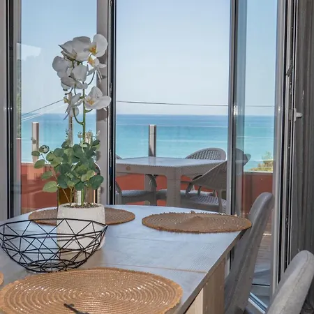 Nias Beachfront Close By To Sidari Apartament Karousádes