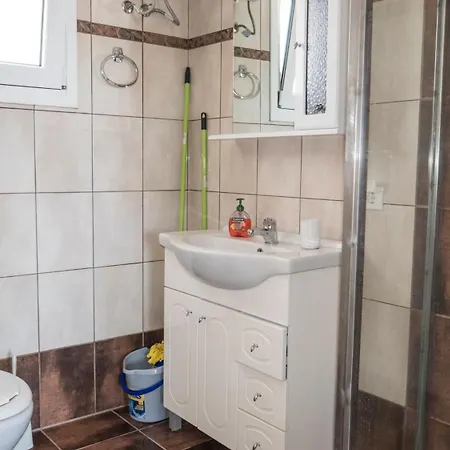 Nias Beachfront Close By To Sidari Daire *